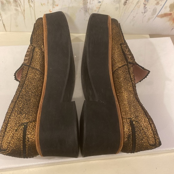 Vintage Sibyl Vane | Made in Argentina | Gold leather platform penny loafers - Picture 11 of 16
